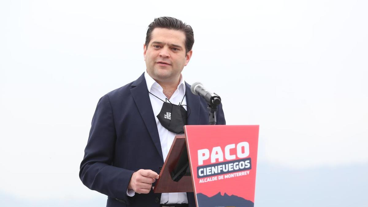 El posible candidato por Monterrey, Paco Cienfuegos, no tiene acusación de la FGR por presunta red de empresas fantasma.