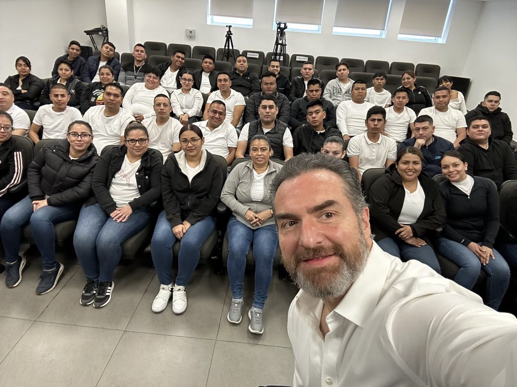 seguridad-ESCUDO-cadetes-policía-de-monterrey
