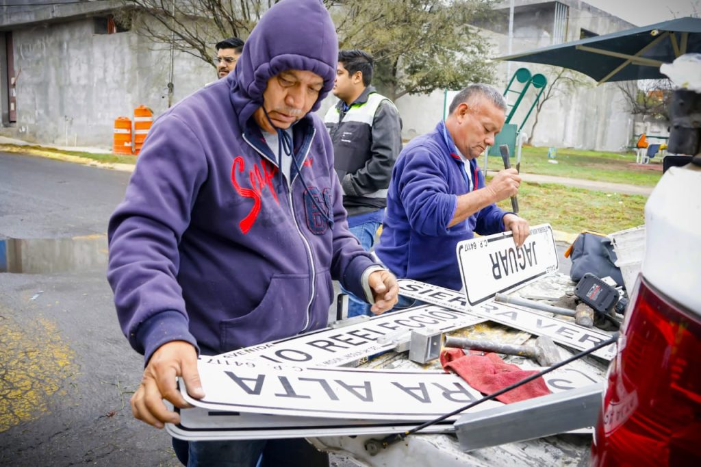 letreros-movilidad-urbana-monterrey
