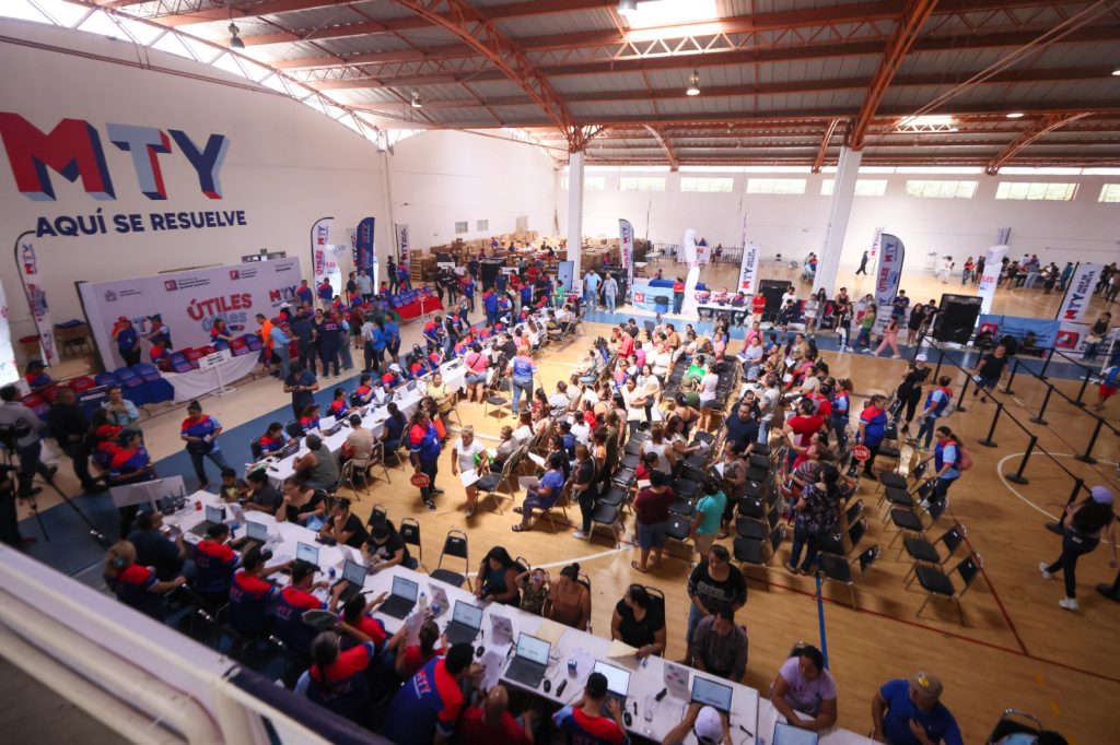 Entrega De Paquetes Escolares Monterrey - Cambiando Mty Entrega-de-útiles-útiles-y-paquetes-escolares-en-monterrey