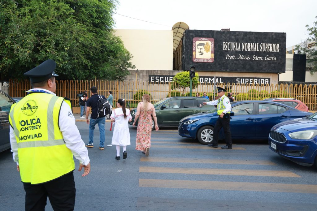 Operativo-de-tránsito-para-el-regreso-a-clases-en-monterrey