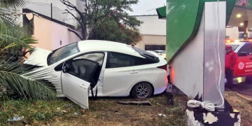 Accidente-en-gasolinera-monterrey-avenida-constitución-percance-vial - Cambiando Mty