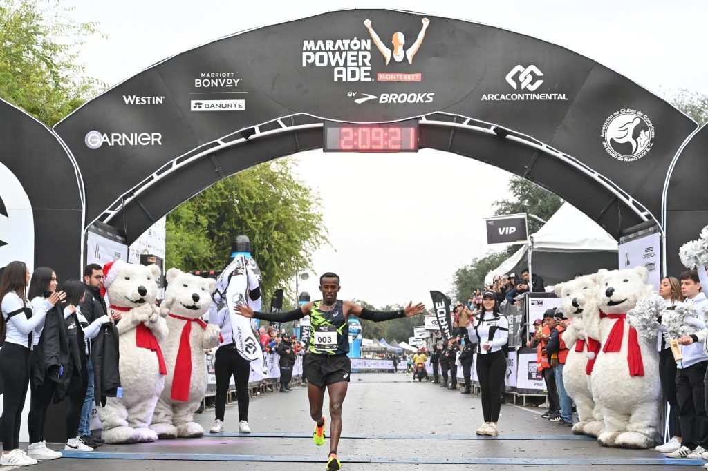 Maratón-Powerade-convenio-deporte-vida-saludable-turismo-deportivo-Monterrey-corredores
