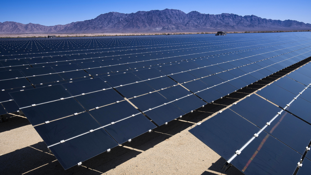 next energy deja los paneles solares instalados para Mopnterrey como parte del saldo a favor de la ciudad
