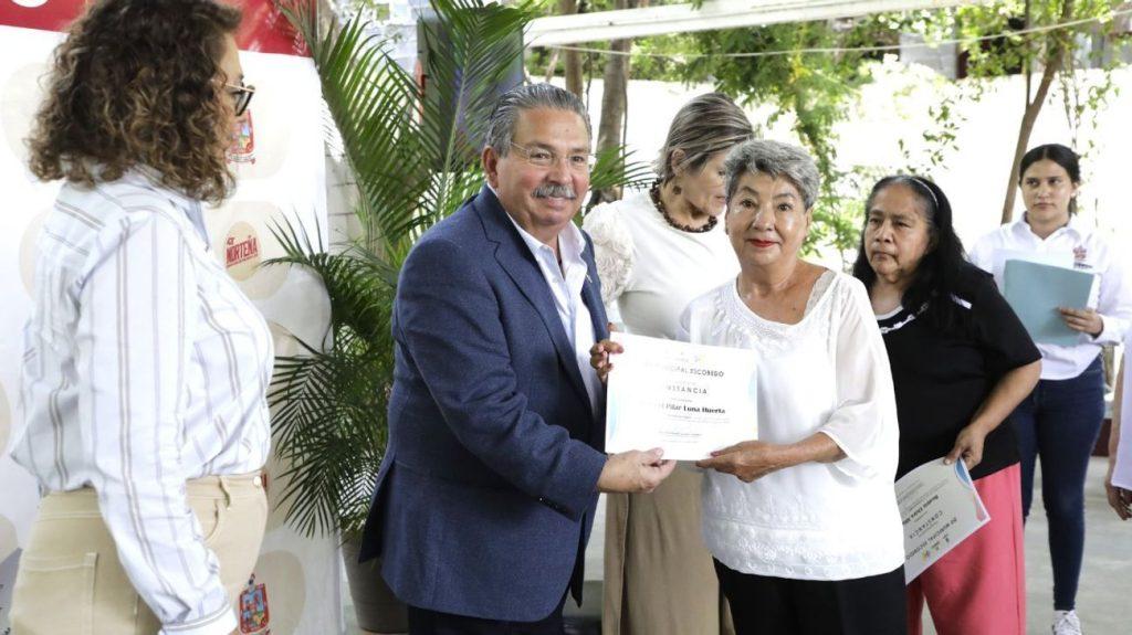 Educación-digital-Escobedo-Adultos-mayores-Academia-digital-Brecha-digital-Inclusión-social