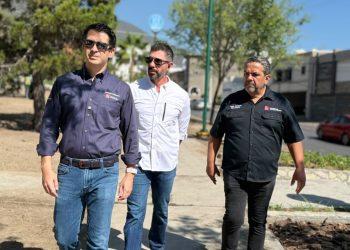 Marcelo Segovia supervisa camellón de avenida Anillo Periférico en San Jerónimo